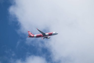 Chiangmai, Tayland - 12 Ekim 2023: HS-BBQ Airbus A320-200 Thai Airasia. Chiangmai Havaalanı 'ndan Phuket' e hareket edin..