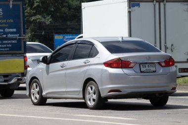 Chiangmai, Tayland - 8 Eylül 2023: özel Honda City Compact arabası. Japon üretici Honda tarafından üretildi. Fotoğraf 121 numaralı yolda, Chiangmai, Tayland 'a 8 km uzaklıkta..