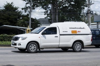 Chiang Mai, Tayland-12 Aralık 2017: özel Toyota Hilux Vigo kamyonet. Yol no.1001 Chiangmai şehir merkezine 8 km.