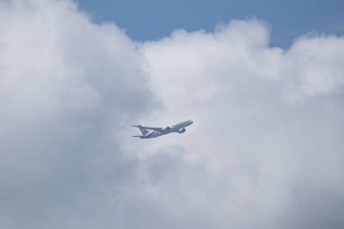 Chiangmai, Tayland - 12 Kasım 2023: Boeing 787-8 HS-TQF Tayland hava yolu.