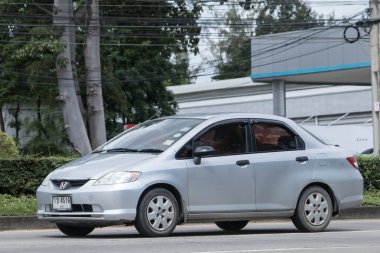 Chiangmai, Tayland - 2 Ekim 2023 Özel Honda City kompakt arabası. Japon üretici Honda tarafından üretildi. Fotoğraf 121 numaralı yolda, Chiangmai, Tayland 'a 8 km uzaklıkta..