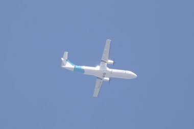 Chiangmai, Tayland - 1 Aralık 2023: RP-C7203 ATR 72-600 AirSWIFT. Chiang Mai Havaalanı 'ndan havalan..