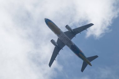 Chiangmai, Tayland - 23 Aralık 2023: HS-PGW Airbus A320-200 Bangkok Havayolu. Chiangmai havaalanından Phuket 'e hareket et..