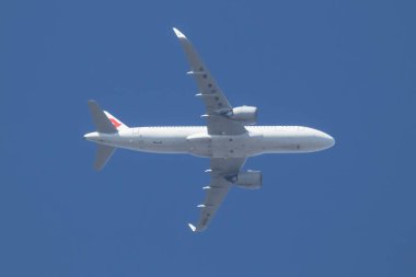 Chiangmai, Tayland - 13 Ocak 2024: B-B-32EN Airbus A320NEO Çin Doğu Havayolları. Chiangmai Havaalanı 'ndan Şangay' a kalkış..