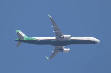 Chiangmai, Tayland - 17 Temmuz 2024: B-16210 Airbus A321 EvaAir. Chiangmai Havaalanı 'ndan Taipei Tayvan' a kalkış..