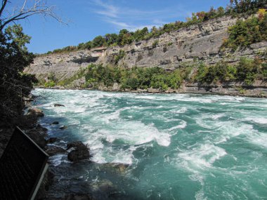 Beyaz Su Yürüyüşü. Niagara Nehri, Onterio, Kanada. Yüksek kalite fotoğraf