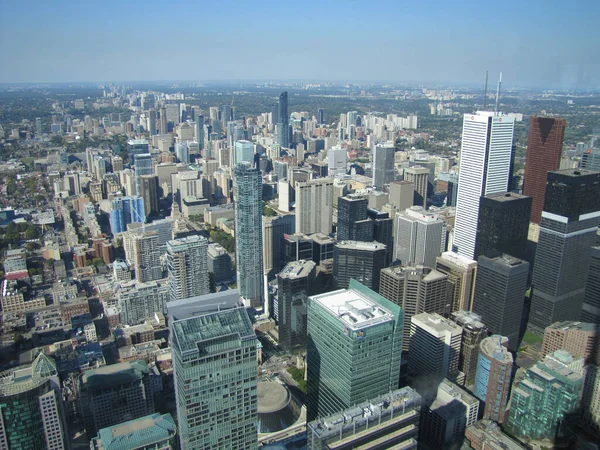 Toronto 'daki CN Kulesi' nden muhteşem bir manzara. Ontario, Kanada. Yüksek kalite fotoğraf
