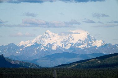 Manzaralı Dağlar Denali, Denali Ulusal Parkı, Alaska. Yüksek kalite fotoğraf