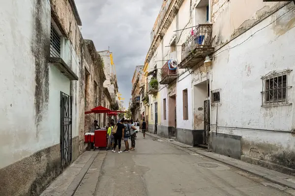 Calle Mercaderes Encuentra Cerca Bahía Habana Vieja Esta Típica Calle Imagen de stock