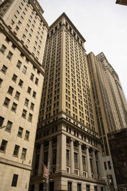 Eşit Bina, Aşağı Manhattan 'ın Finansal Bölgesi' nde, Broadway 'de Pine ve Cedar caddeleri arasında yer alan bir ofis gökdelenidir. Yüksek kalite fotoğraf