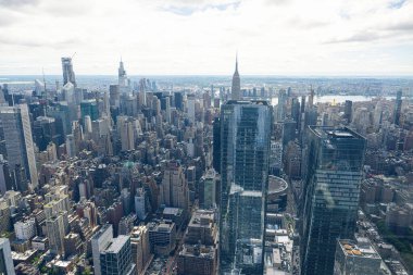 New York City, Manhattan şehir merkezindeki Hudson Yards 'daki The Edge Observatory Platformu. Yüksek kalite fotoğraf