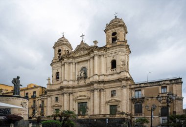 San Francesco d Assisi all Immacolata, Roma Katolik kilisesi. Bu alandaki ilk kilise, 1329 yılında Anjou Kraliçesi Eleanor tarafından yapılmıştır. Yüksek kalite fotoğraf