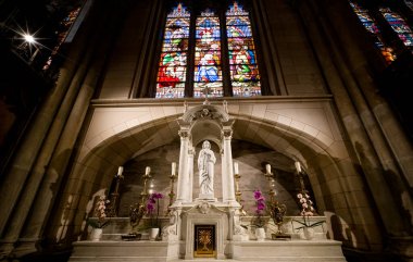 St. Patricks Katedrali, New York 'un Midtown Manhattan bölgesinde yer alan bir katedraldir. Hazreti İsa, Meryem, Yusuf,.