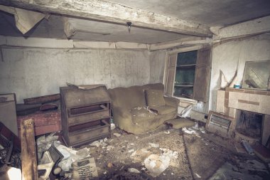 The remains of an abandoned farm house outside Farthingstone in Northamptonshire, UK