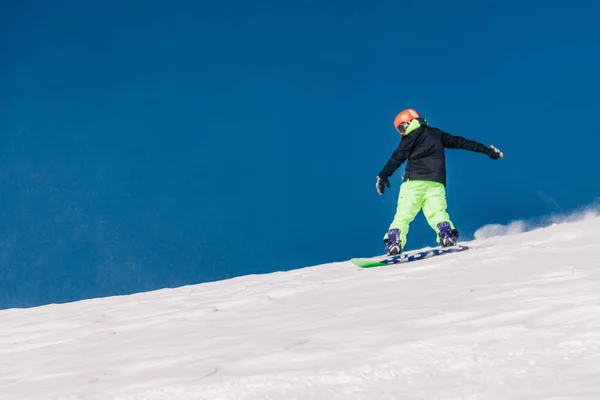 Karpaty Ukraine February 2023 Skiers Snowboarders Freeride Clear Sunny Weather — Zdjęcie stockowe