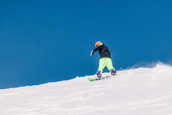 Karpaty Ukraine February 2023 Skiers Snowboarders Freeride Clear Sunny Weather — Zdjęcie stockowe