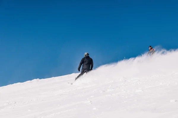 Karpaty Ukraine February 2023 Skiers Snowboarders Freeride Clear Sunny Weather — Fotografia de Stock