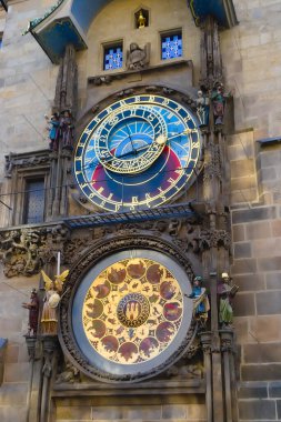 Prag Astronomik Saati, Eski Şehir Salonunda ortaçağ kulesi saati, çalışan en eski saat.