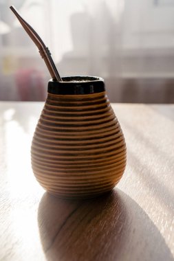 Kapalı Masadaki Yerba Mate