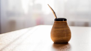 Kapalı Masadaki Yerba Mate