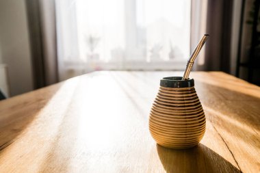 Kapalı Masadaki Yerba Mate