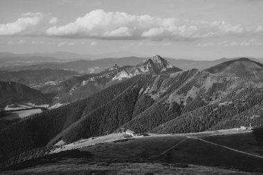 Hleb 'den Mala Fatra' nın Altın Saat Panoraması