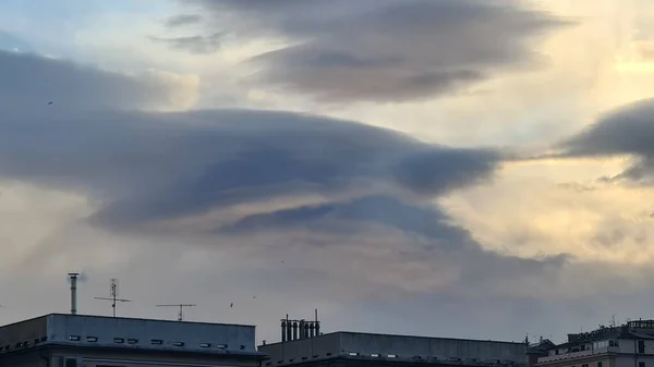 Генова Італія Януару 2023 Драматичне Небо Помаранчевими Хмарами Над Містом — стокове фото