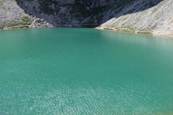 2023年7月16日 イタリアのアルト アディージュ アルタ バディア アルト アディージ イタリアのドロマイト山の小さなアルピン湖ボー湖 — ストック写真
