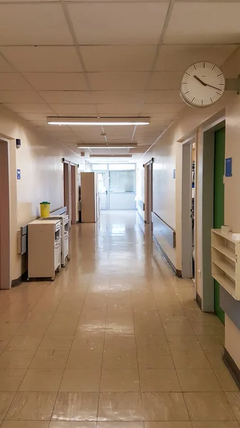 Sjukhus Säng Korridor Säng Patientrum Patologisk Klinik Klocka Tid — Stockfoto
