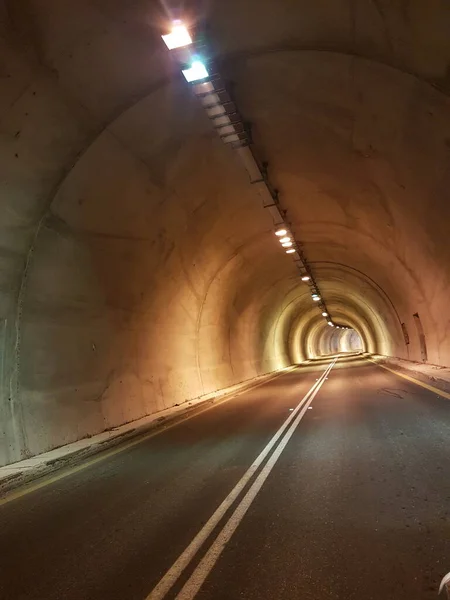 Тунельна Дорога Вуличний Автомобіль Освітлює Дорожній Рух Фону — стокове фото