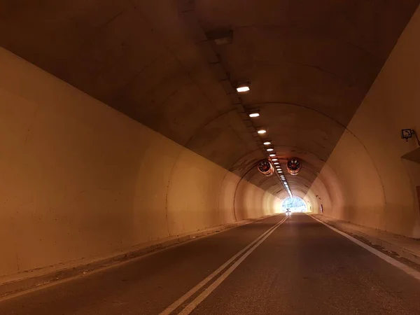 Túnel Carretera Coche Luces Carretera Tráfico Fondo —  Fotos de Stock
