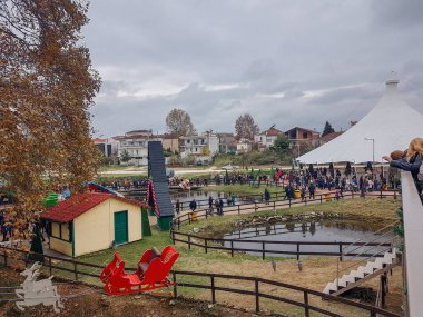 Trikala Yunan tatil beldesinde xmas sezon elf parkı 