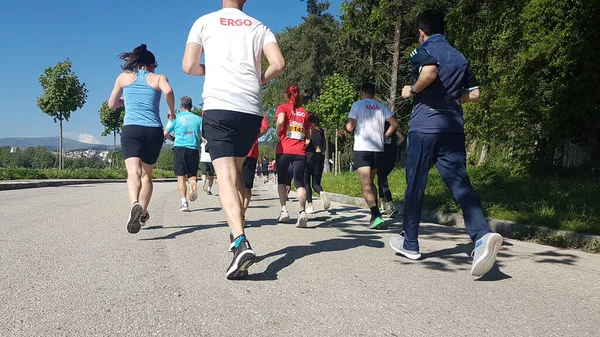 跑步比赛的赛跑选手在希腊的奥亚尼纳 — 图库照片