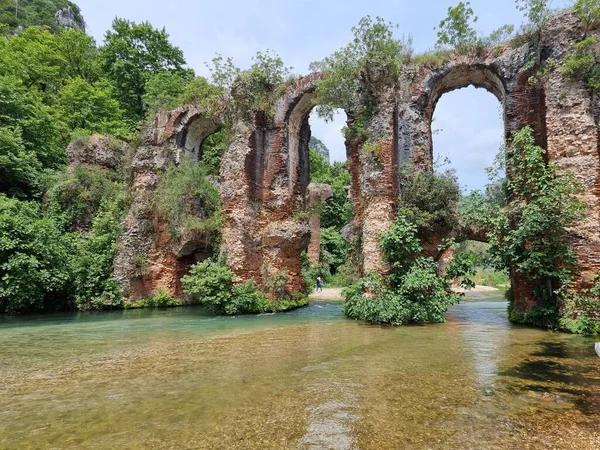 Oude Romeinse Aquaduct Het Dorp Agios Georgios Door Het Dorp — Stockfoto