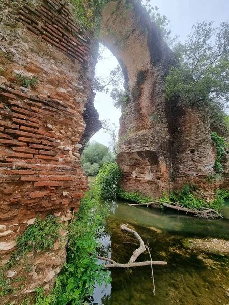 Starożytny Rzymski Akwedukt Miejscowości Agios Georgios Przy Miejscowości Agios Georgios — Zdjęcie stockowe