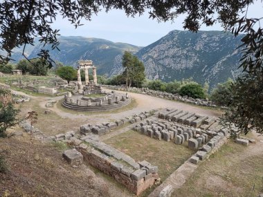 Yunan Delphi tapınağı Athena pronaia ve tholos antik Delphi bölgesi