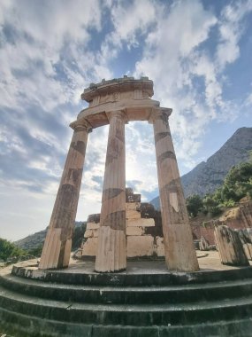 Yunan Delphi tapınağı Athena pronaia ve tholos antik Delphi bölgesi