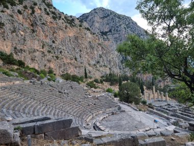 Yunan Delphi antik tiyatrosu 