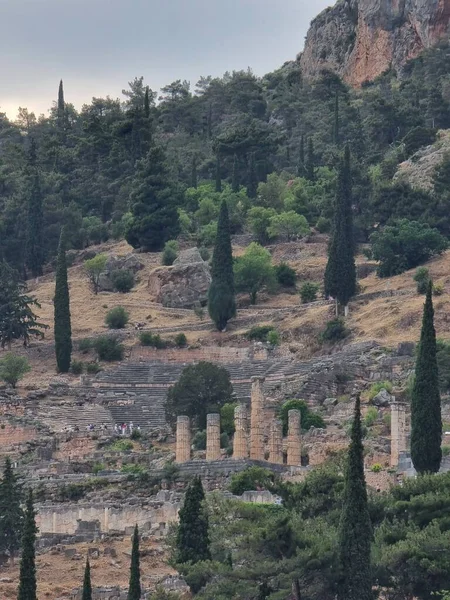Delphi Area Greece Ancient Columns Mountais Summer Evening Tourist Seesigthing — Stock Photo, Image