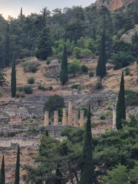 Delphi Area Greece Ancient Columns Mountais Summer Evening Tourist Seesigthing — Stock Photo, Image
