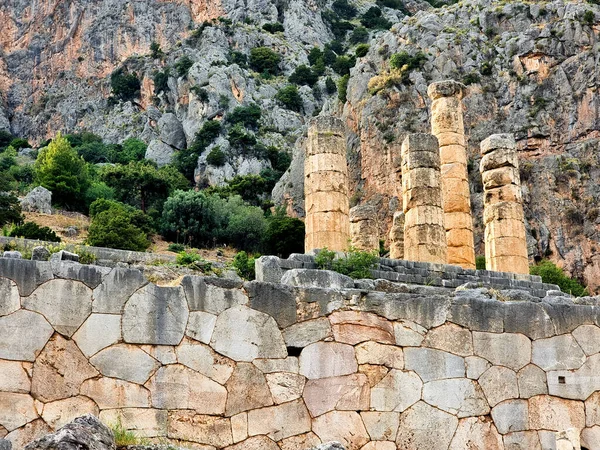 Delphi Area Griechenland Antike Säulen Und Berge Sommerabend Touristisches Sieden — Stockfoto