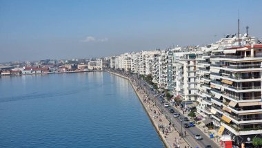 Selanik beyaz kule manzaralı termaikkos körfez caddeleri Avrupa trafiği