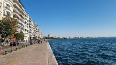 Selanik beyaz kule manzaralı termaikkos körfez caddeleri Avrupa trafiği