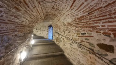 Selanik beyaz kule manzaralı termaikkos körfez caddeleri Avrupa trafiği