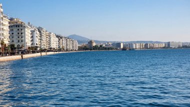 Selanik ya da Beyaz Kule Caddesi aristoteles Meydanı 'na yakın.