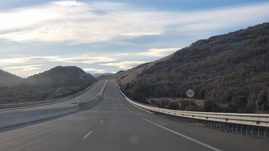 Karayolu Yunanistan 'dan Trikala Amia şehir otoyoluna 