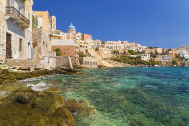 Yunanistan 'da yaz tatillerinde syros veya siros adası