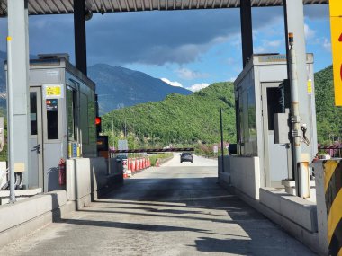 Yunanistan 'ın İoannina kentindeki Egnatia Caddesi' ndeki gişe gişesi.