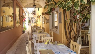 Lefkada 'da bahar sezonunda Yunan turizm merkezi Lefkas adasında.