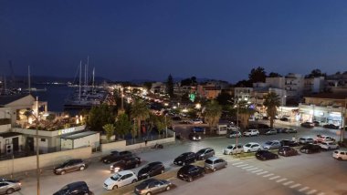 Preveza Yunanistan 'daki Luna Park yaz gecesi ışıkları renkleri